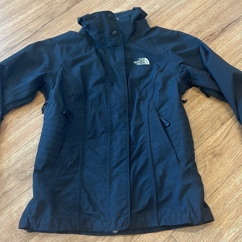 The north face hyvent black jacket